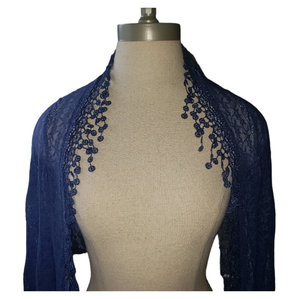 CT1600 Royal Lace Blue Cut Out Wrap